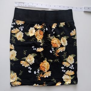 $15/3 NEW Black and Yellow Floral Mini Skirt Forever 21